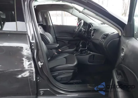 2019 Jeep Compass Altitude 4X4 из США, поврежденный, VIN 3C4NJDBB8KT734416